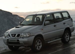 Nissan Terrano 2.7 TD 4WD AT urban (100 cv) SUV 5-puertas (1987-1995). Ficha Técnica
