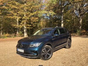 Volkswagen Tiguan 2.0 AMT 4WD (200 cv) SUV 5 puertas (2020-2021). Ficha Técnica